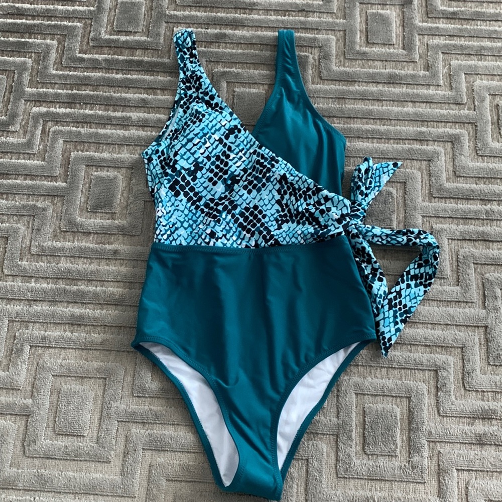 BNNW Cupshe Swimsuit 🩱🏖🧜🏻‍♀️